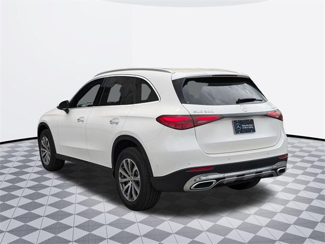 new 2025 Mercedes-Benz GLC 300 car, priced at $56,270