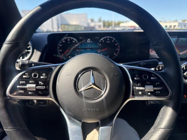used 2022 Mercedes-Benz GLB 250 car, priced at $31,900