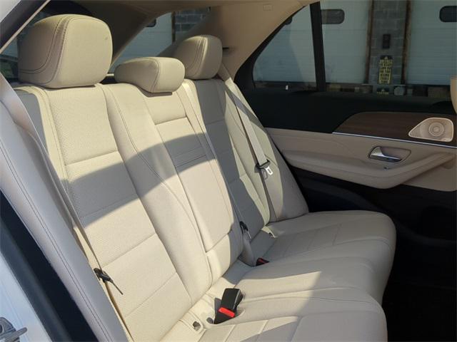 new 2025 Mercedes-Benz GLE 450e car, priced at $77,110