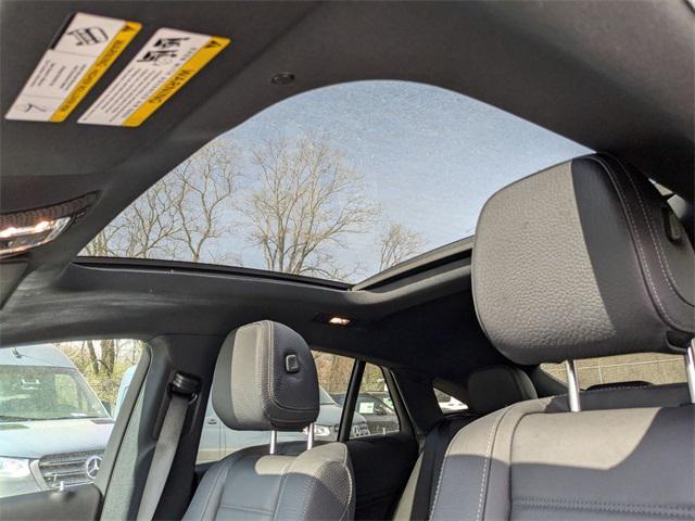 new 2025 Mercedes-Benz GLE 450 car, priced at $85,345