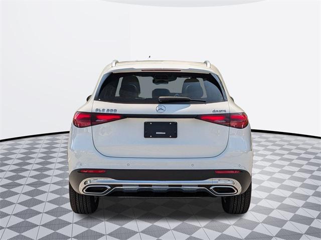 new 2025 Mercedes-Benz GLC 300 car, priced at $56,385