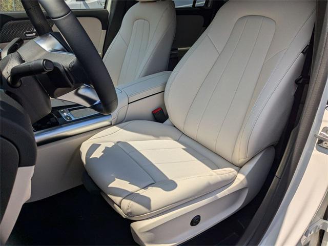 new 2025 Mercedes-Benz GLA 250 car, priced at $44,250