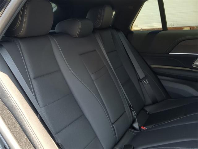 new 2025 Mercedes-Benz GLE 450 car, priced at $79,845