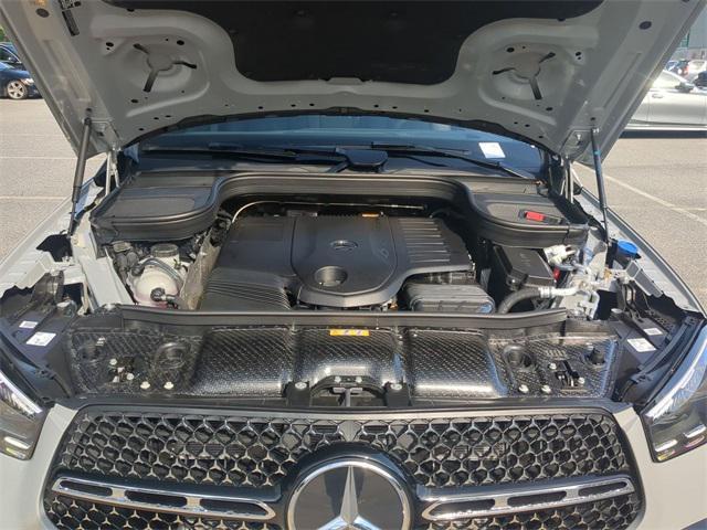 new 2025 Mercedes-Benz GLE 450 car, priced at $88,715