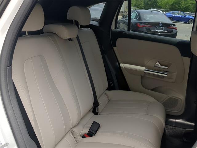 new 2025 Mercedes-Benz GLA 250 car, priced at $47,295
