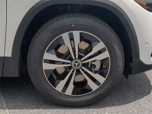 new 2025 Mercedes-Benz GLA 250 car, priced at $47,295