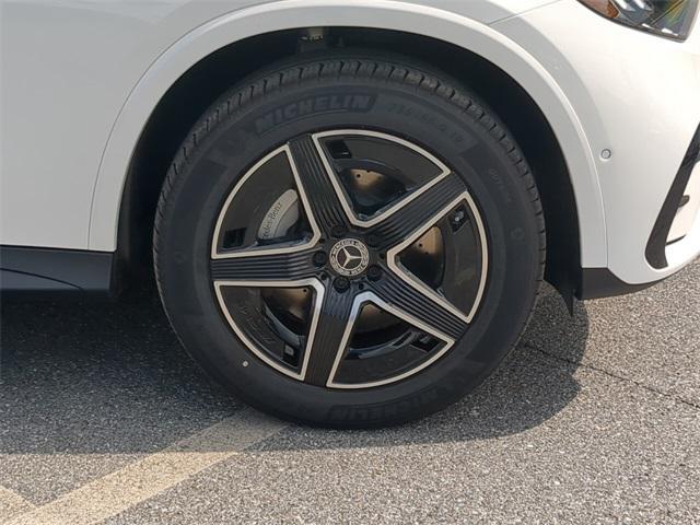 new 2025 Mercedes-Benz GLC 300 car, priced at $65,255