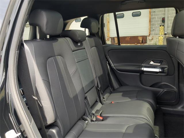 new 2025 Mercedes-Benz GLB 250 car, priced at $51,845