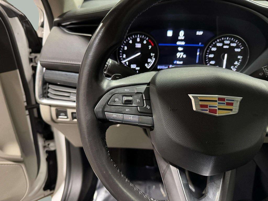 used 2020 Cadillac XT4 car, priced at $17,995