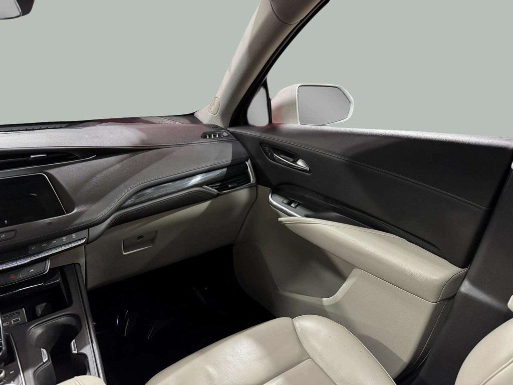 used 2020 Cadillac XT4 car, priced at $17,995