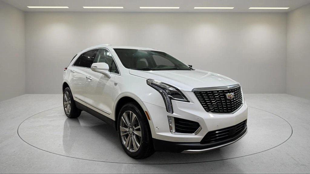 used 2023 Cadillac XT5 car, priced at $35,995