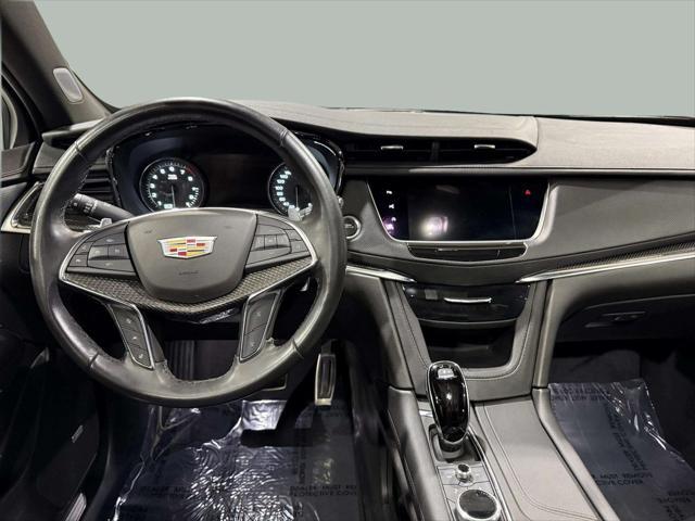 used 2023 Cadillac XT5 car, priced at $39,995