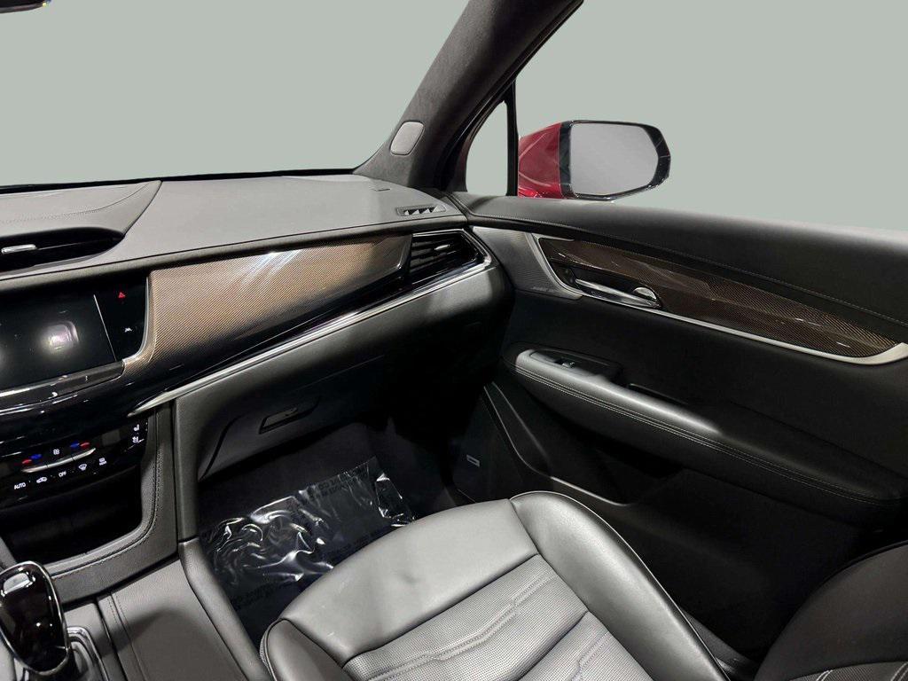 used 2024 Cadillac XT6 car, priced at $52,995