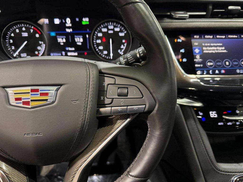 used 2024 Cadillac XT6 car, priced at $52,995