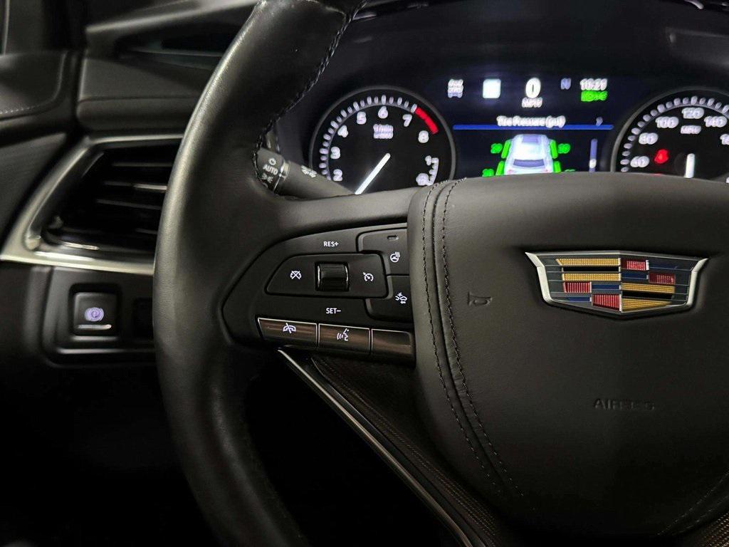 used 2024 Cadillac XT6 car, priced at $51,995