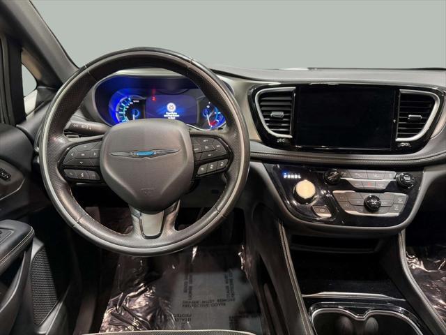 used 2021 Chrysler Pacifica Hybrid car, priced at $23,795