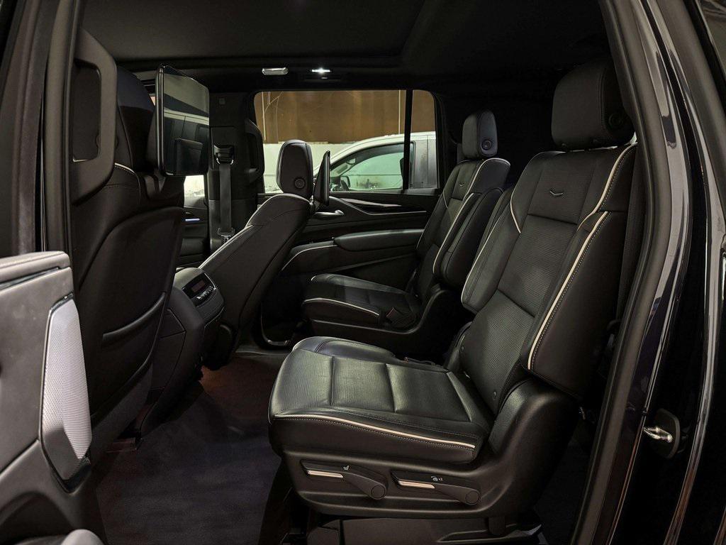 used 2022 Cadillac Escalade ESV car, priced at $62,995