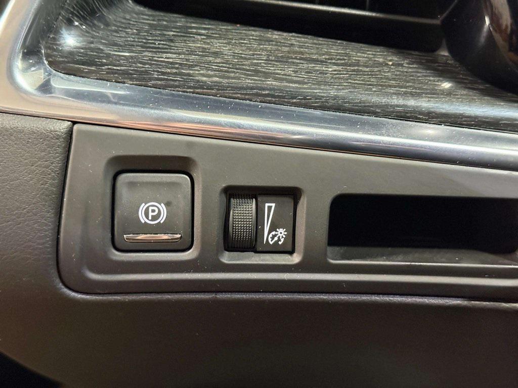 used 2021 Cadillac XT5 car, priced at $30,995