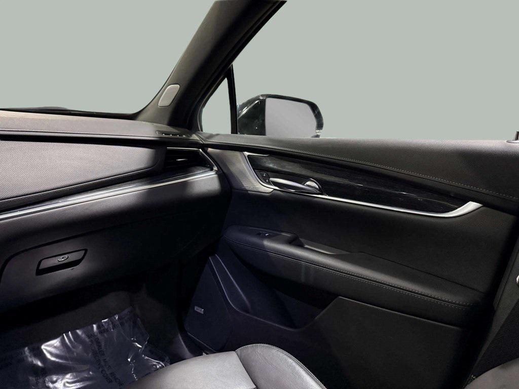 used 2021 Cadillac XT5 car, priced at $30,995