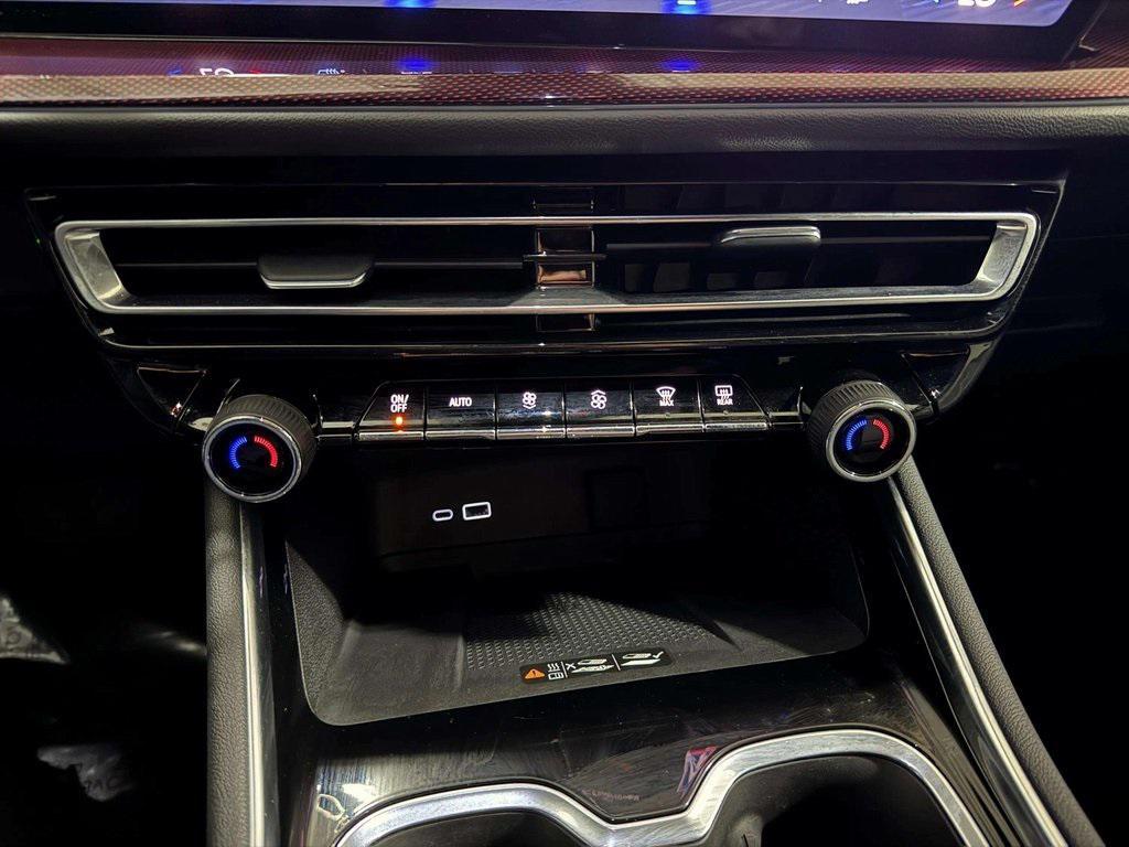 used 2024 Chevrolet Traverse car, priced at $45,995