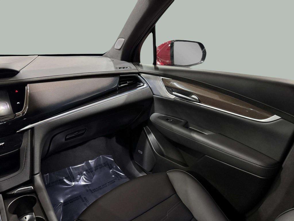 used 2024 Cadillac XT6 car, priced at $47,895