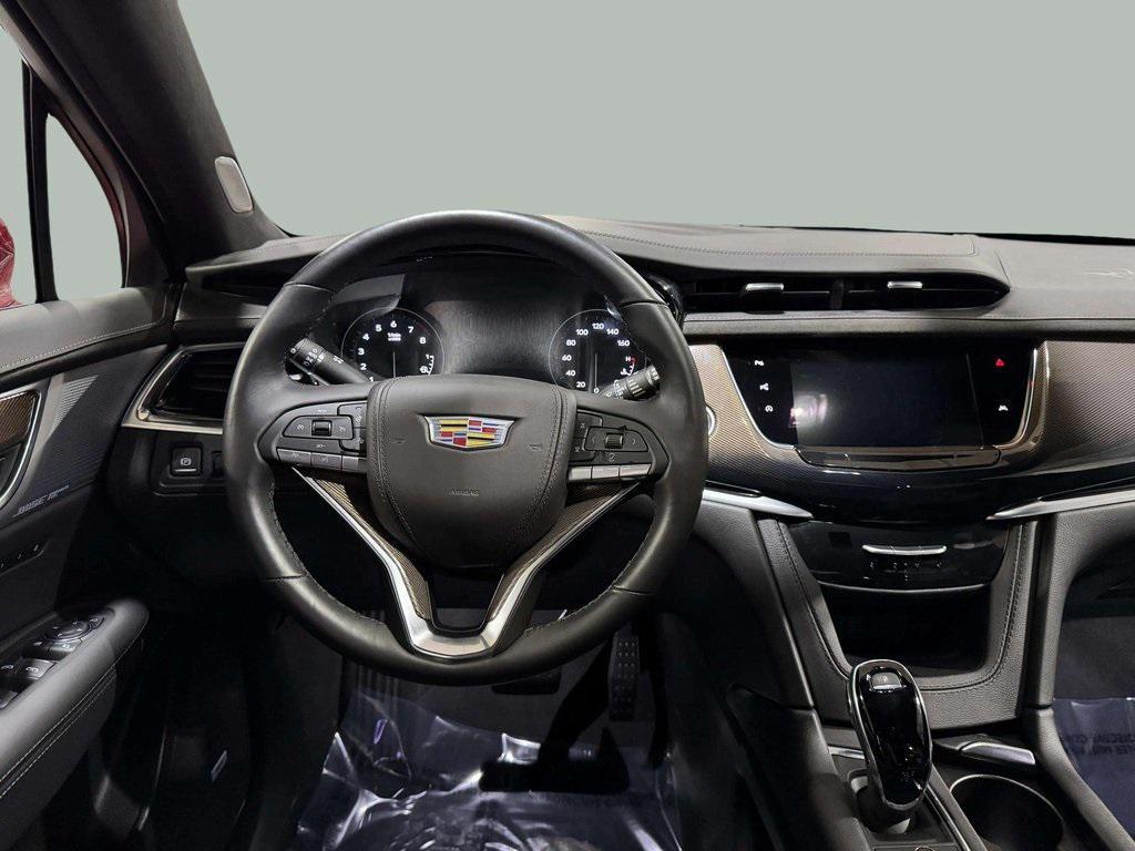 used 2024 Cadillac XT6 car, priced at $47,895