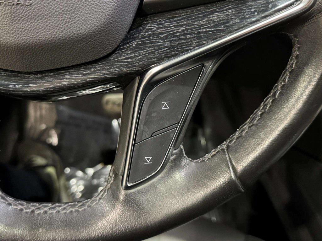 used 2021 Cadillac XT5 car, priced at $30,795