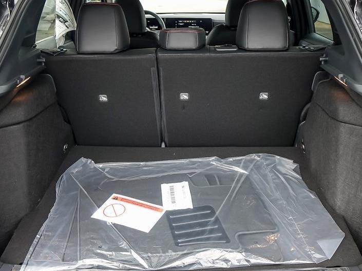 new 2025 Nissan Kicks car, priced at $29,455