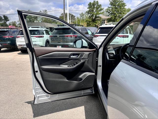 used 2022 Nissan Rogue car, priced at $25,999