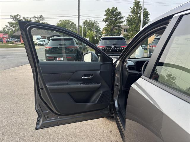 new 2025 Nissan Kicks car, priced at $27,512