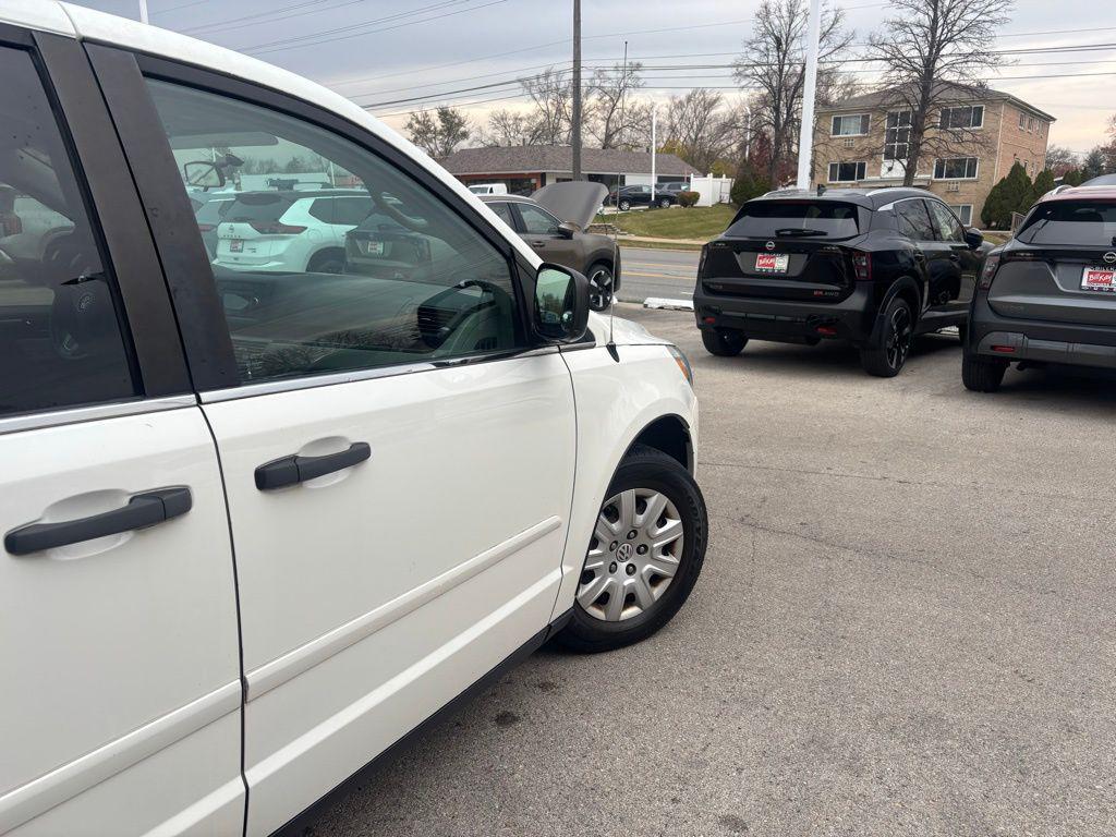 used 2012 Volkswagen Routan car, priced at $8,316