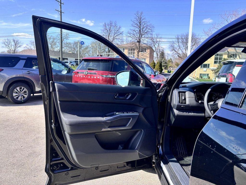 new 2025 Nissan Pathfinder car, priced at $43,382