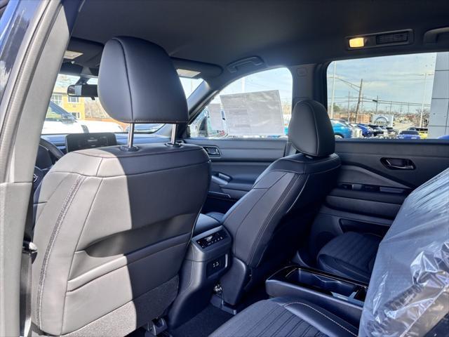 new 2025 Nissan Pathfinder car, priced at $44,750