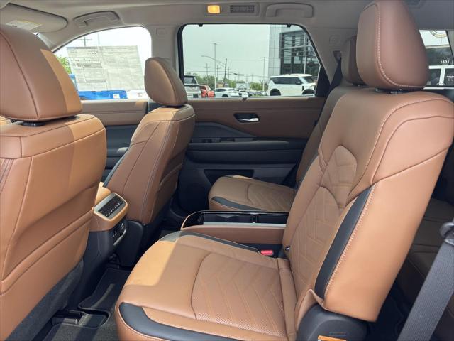 new 2025 Nissan Pathfinder car, priced at $55,035