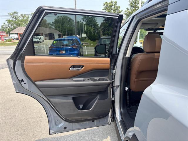 new 2025 Nissan Pathfinder car, priced at $55,035