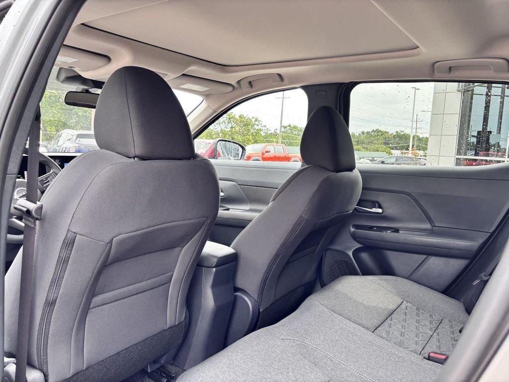 new 2025 Nissan Kicks car, priced at $27,108