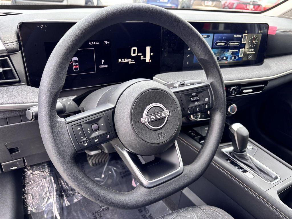 new 2025 Nissan Kicks car, priced at $27,108