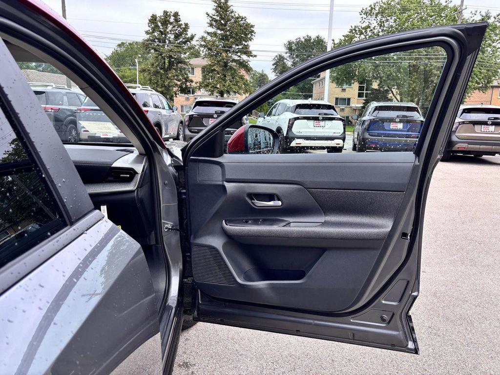 new 2025 Nissan Kicks car, priced at $27,108