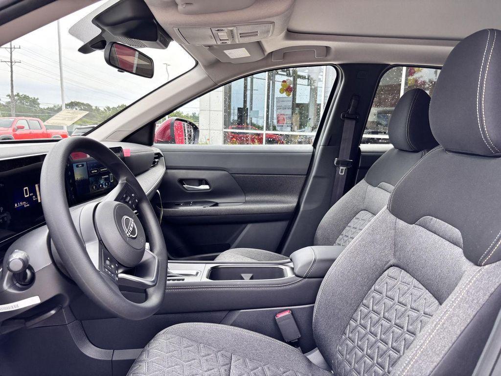 new 2025 Nissan Kicks car, priced at $27,108