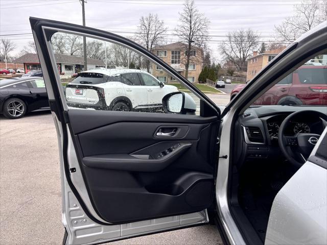 new 2025 Nissan Rogue car, priced at $32,925