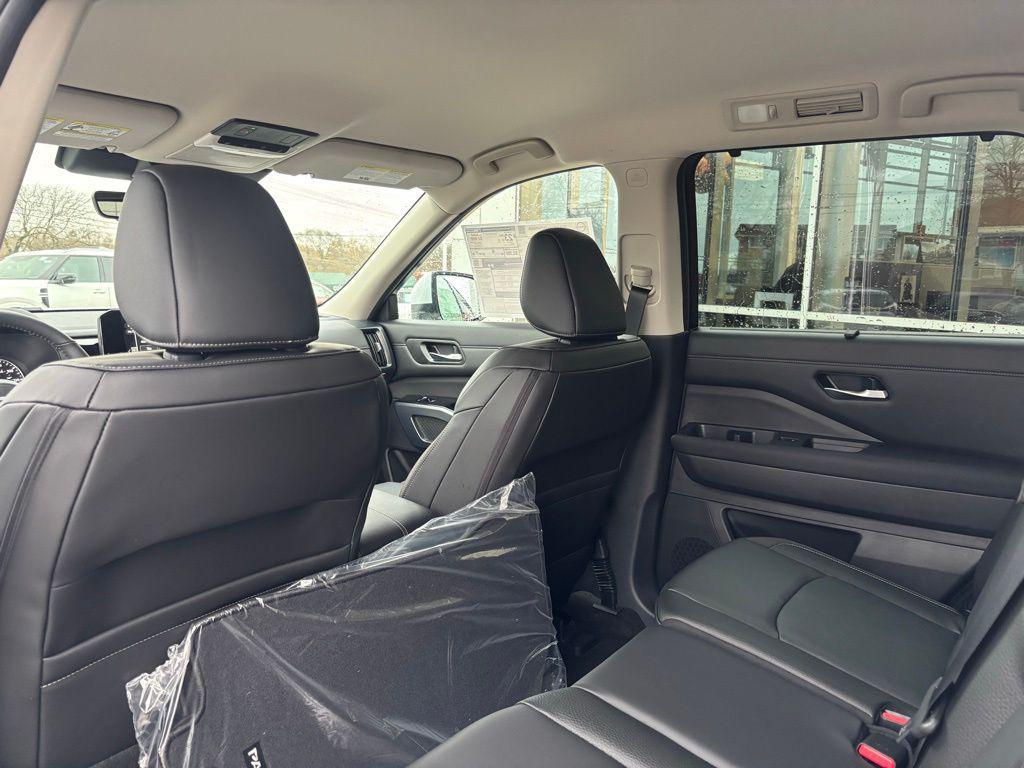 new 2025 Nissan Pathfinder car, priced at $37,969