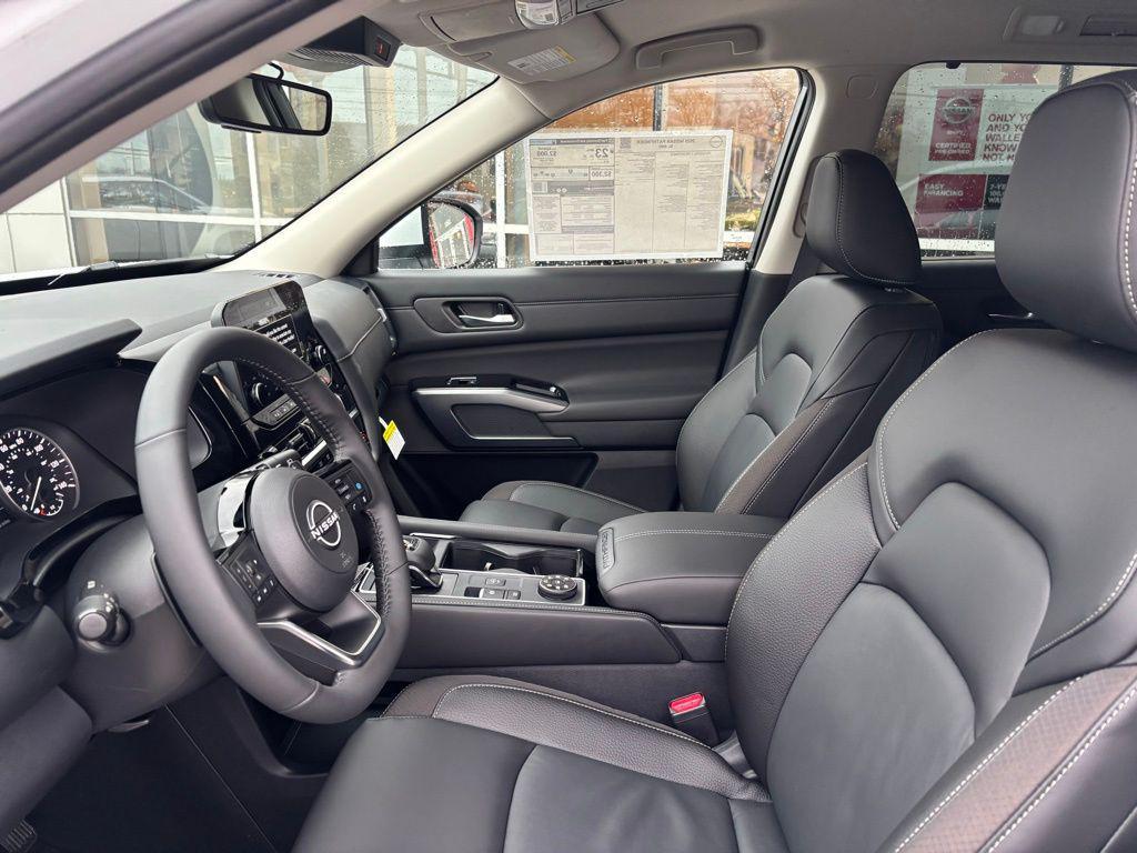 new 2025 Nissan Pathfinder car, priced at $37,969