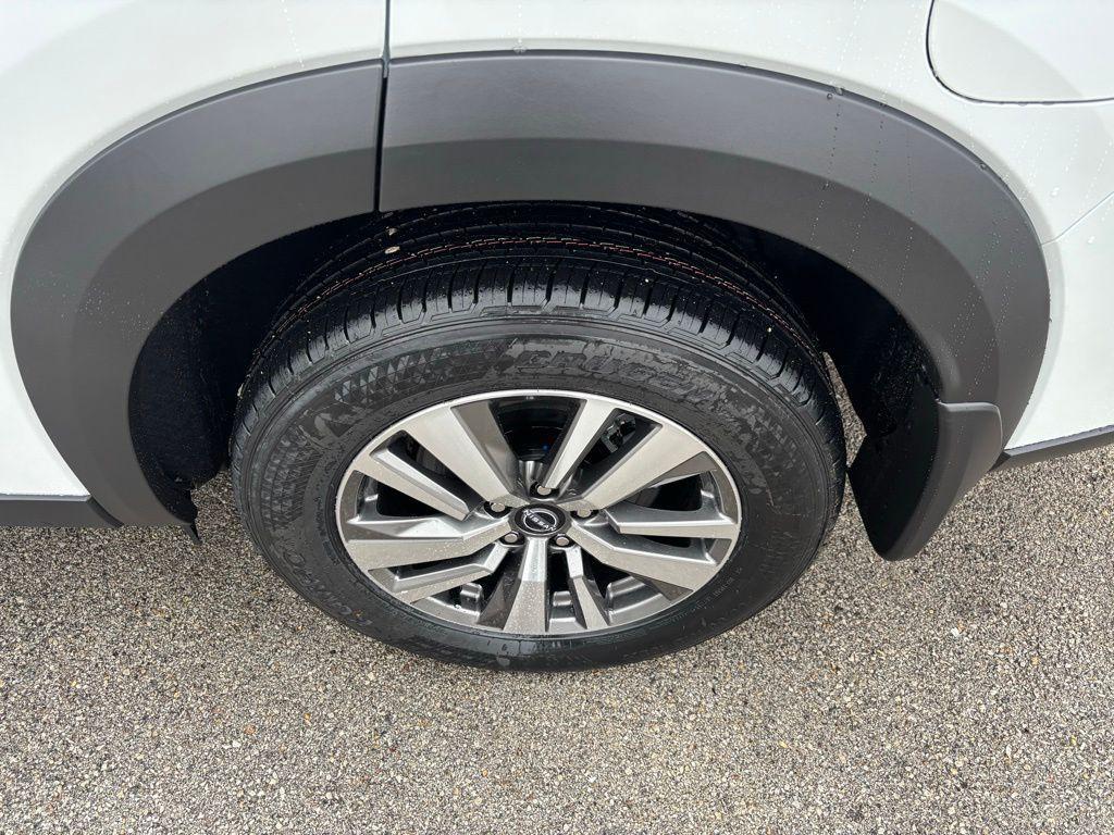 new 2025 Nissan Pathfinder car, priced at $37,969