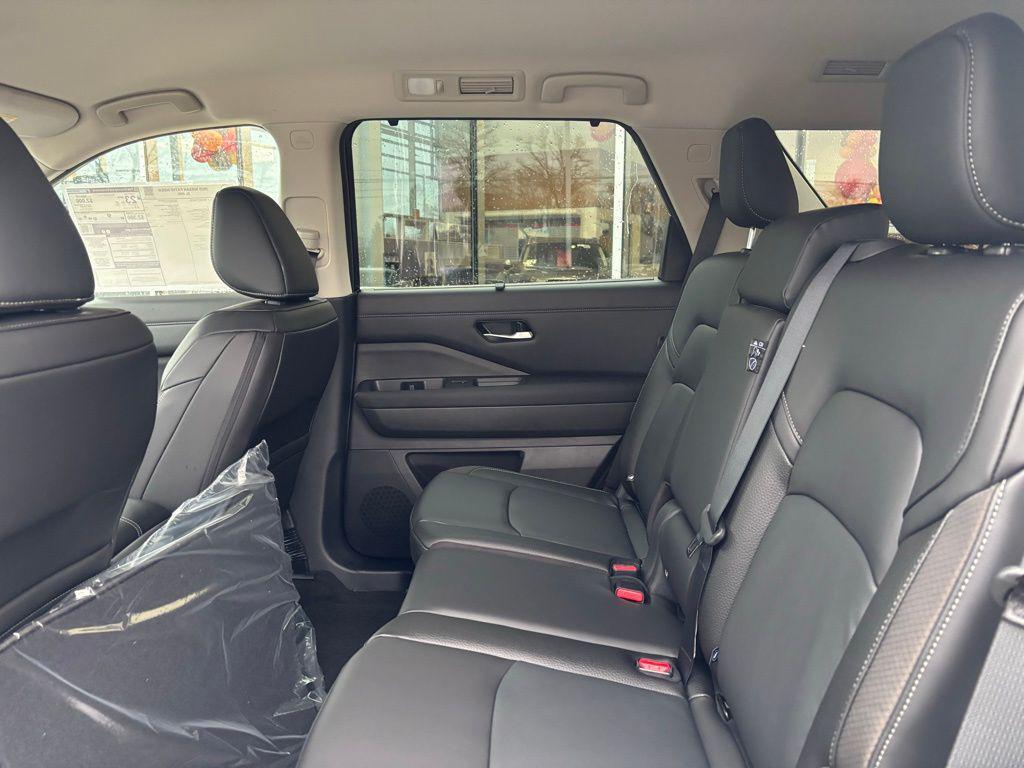 new 2025 Nissan Pathfinder car, priced at $37,969