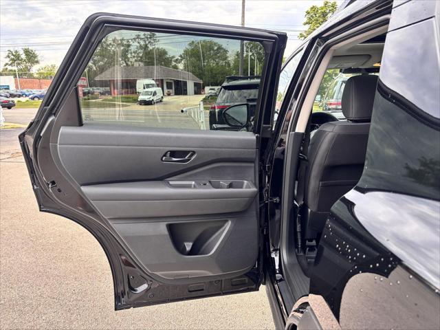 new 2025 Nissan Pathfinder car, priced at $45,190