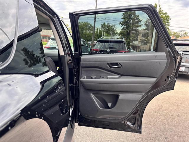 new 2025 Nissan Pathfinder car, priced at $45,190