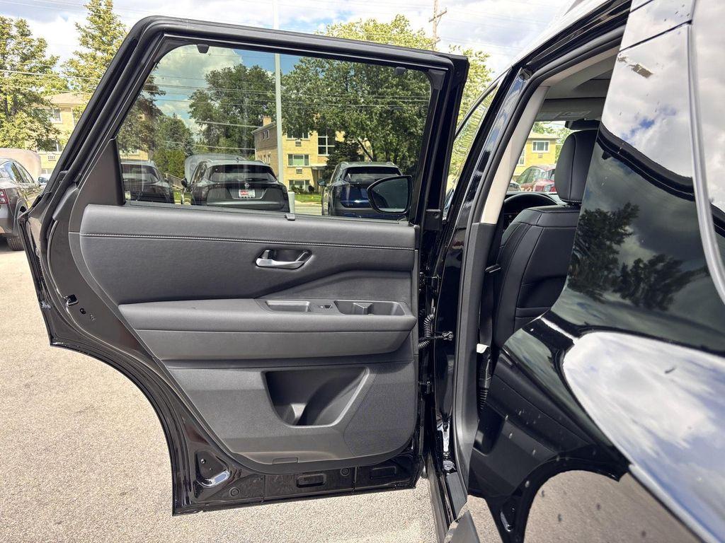 new 2025 Nissan Pathfinder car, priced at $45,839