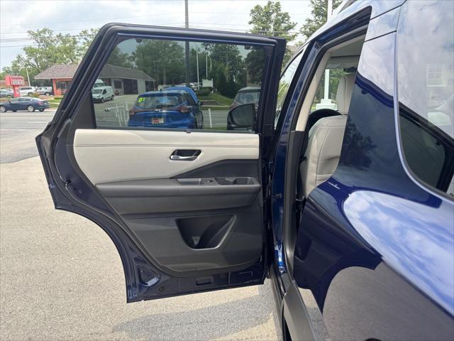 new 2025 Nissan Pathfinder car, priced at $46,935