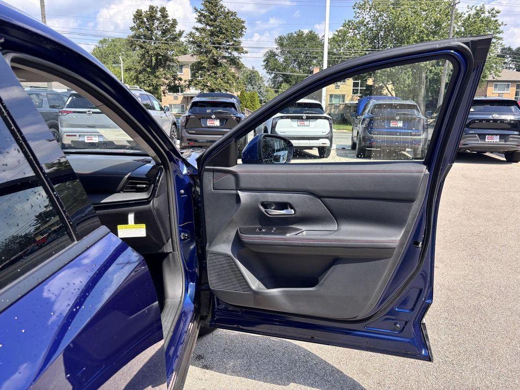 new 2025 Nissan Kicks car, priced at $29,668