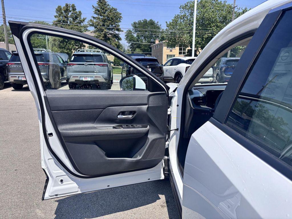 new 2025 Nissan Kicks car, priced at $25,441